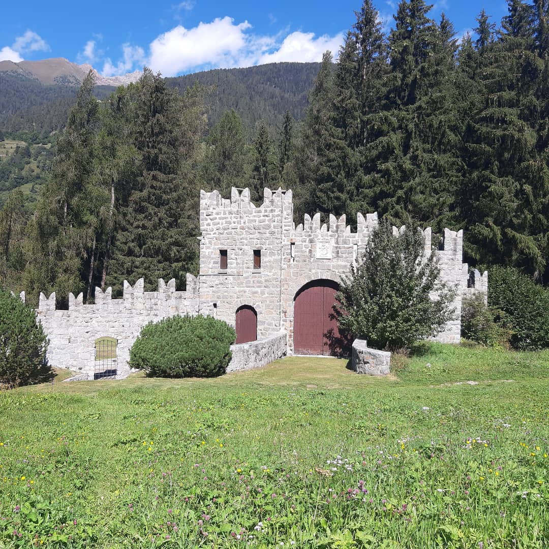 Castello di Castelpoggio o Castello di Poia